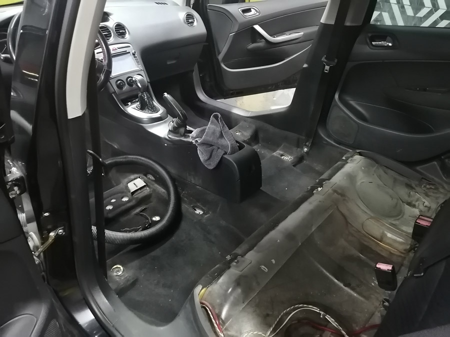 Peugeot oto koltuk yıkama örneği